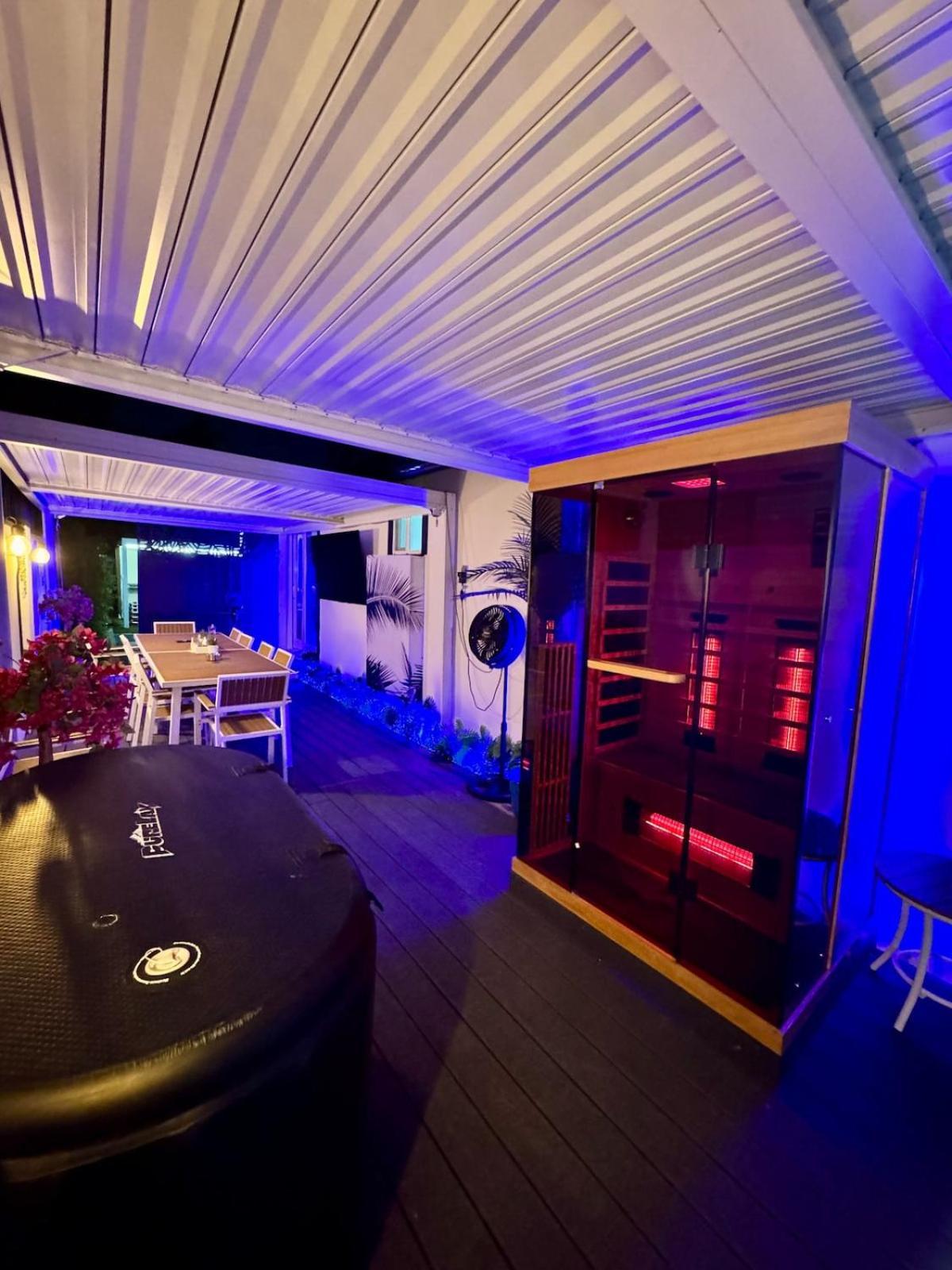 Luxury With Private Villa Phoenix